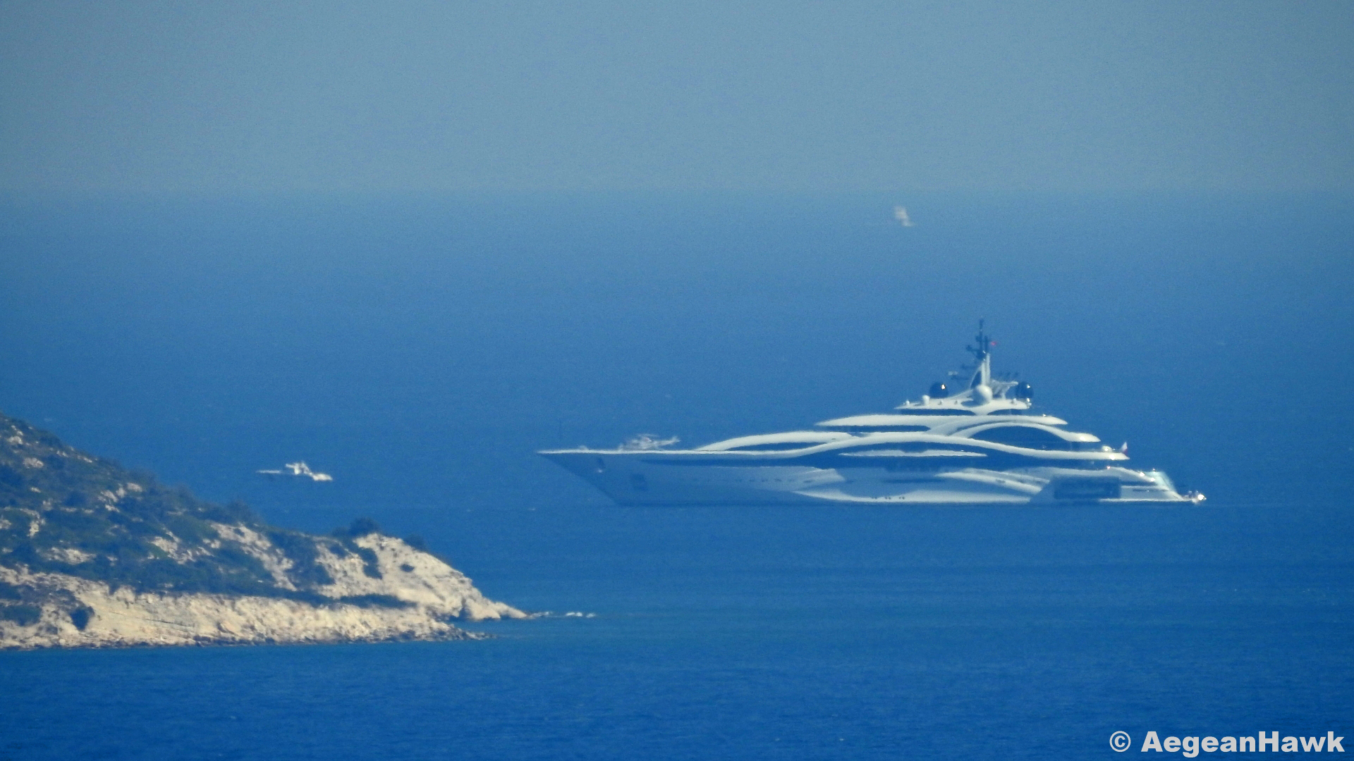 Ο Εμίρης του Κατάρ με το γιότ του στο Αιγαίο: Συναντήθηκε με τον Ερντογάν στην Κωνσταντινούπολη