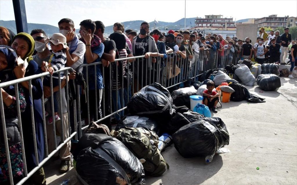 Λέσβος: Μηχανήματα του Στρατού προετοιμάζουν το χώρο για την δημιουργία  του νέου κέντρου αλλοδαπών