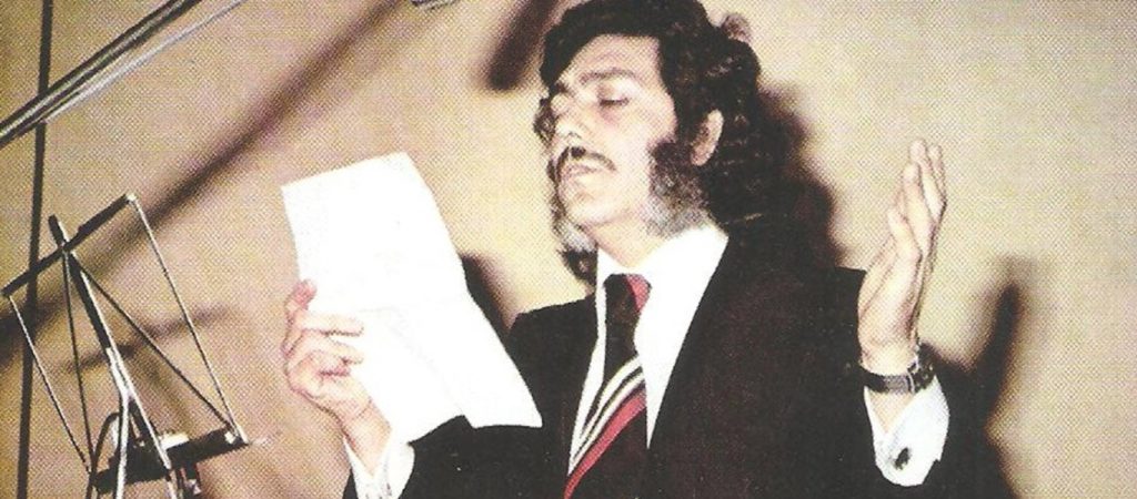 Μ.Αγγελόπουλος: Ο τραγουδιστής που «γκρέμιζε» το θέατρο του Λυκαβηττού όμως βρισκόταν σε εμπάργκο από τα ΜΜΕ