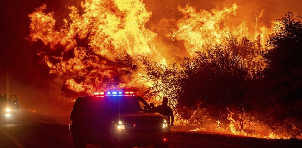 Φωτιές Όρεγκον: Νεκρό 13χρονο αγόρι – Βρέθηκε μέσα σε αυτοκίνητο αγκαλιά με το σκύλο του (φώτο)