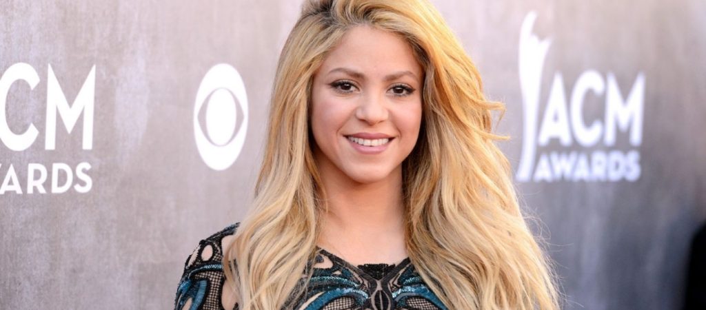 Shakira: Το χειροποίητο μαγιό με τα κρόσσια που σου κόβει την… ανάσα (φώτο)
