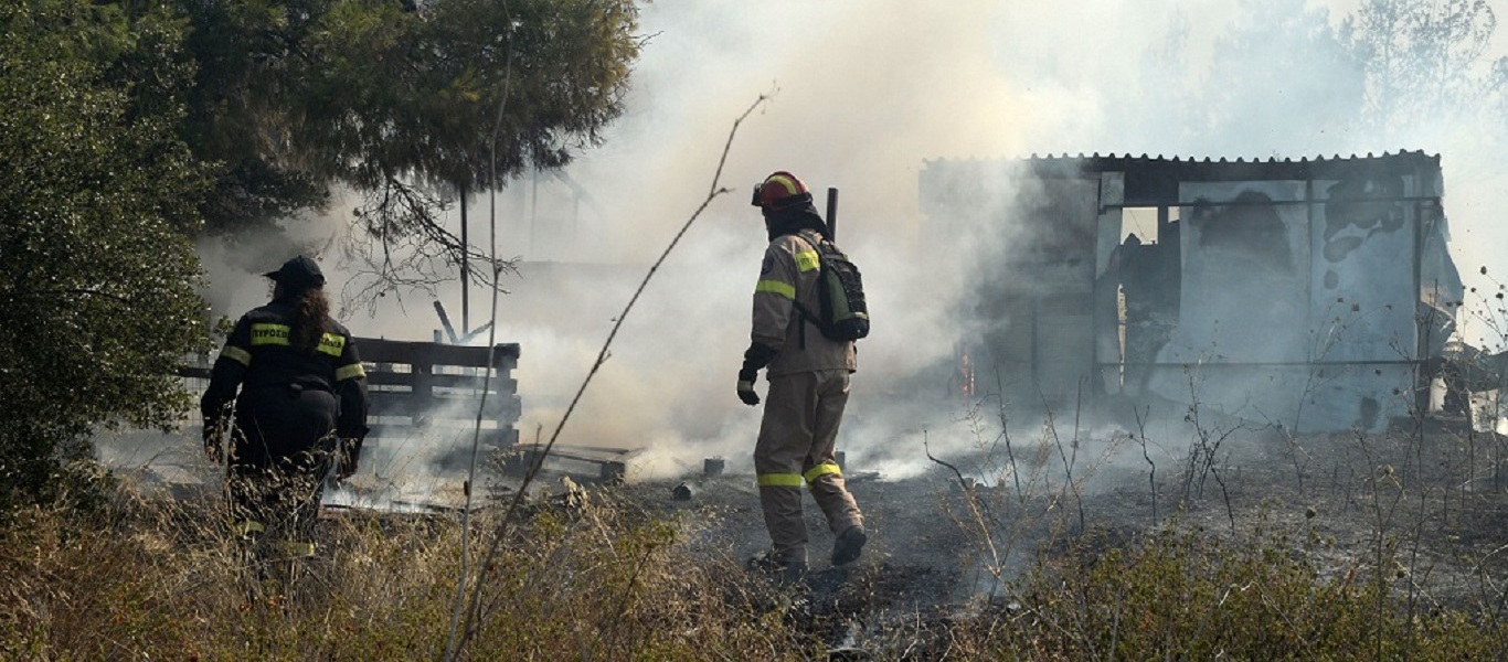 Κορινθία: Φωτιά στο Ζευγολατιό – Πυκνοί καπνοί έχουν «πνίξει» την περιοχή (βίντεο)