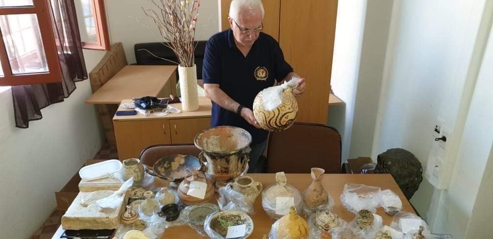 Θησαυρό από χαμένες αρχαιότητες ανακάλυψε ο Γιώργος Τσούκαλης στην Ρόδο