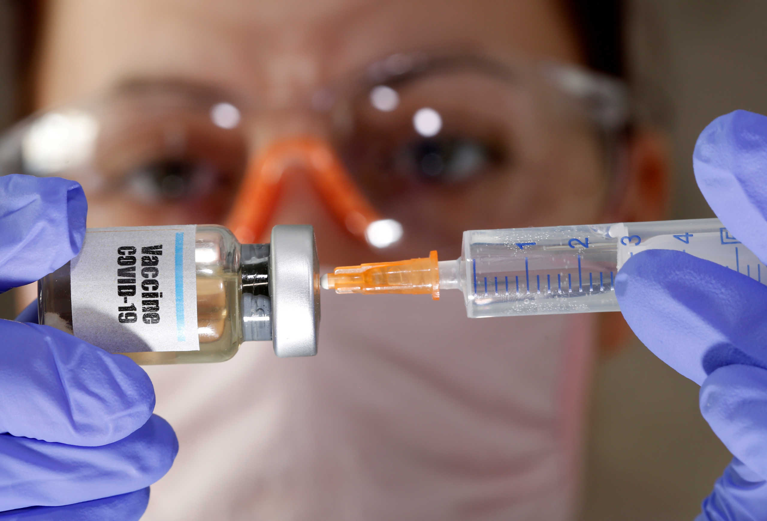Το εμβόλιο της Οξφόρδης για κορωνοϊό ξεκίνησε πάλι δοκιμές – «Δεν ήταν σοβαρή η παρενέργεια στον εθελοντή» δηλώνεται 