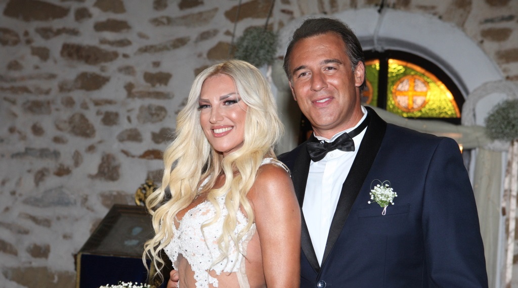 Θ.Τζάνης: Παντρεύτηκε την Α.Καραγιάννη στον Ιερό Ναό του Αγίου Νικολάου (φώτο)