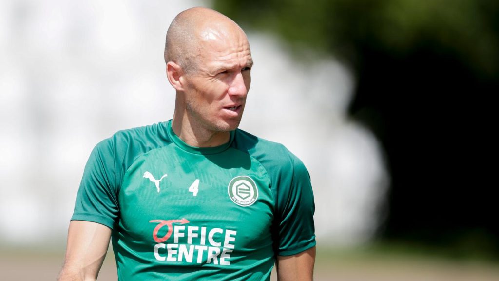 Ο Α.Ρόμπεν έγραψε… ιστορία στην επιστροφή του στα γήπεδα: Άντεξε μόλις 29 λεπτά! (βίντεο)