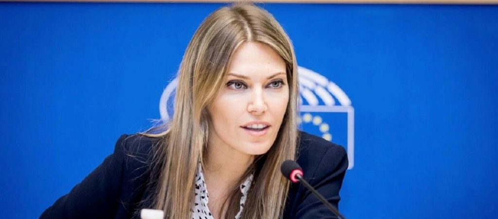 Η απάντηση της Κομισιόν στην Ε.Καϊλή: «Η Τουρκία θεωρείται ασφαλής χώρα για τους πρόσφυγες»