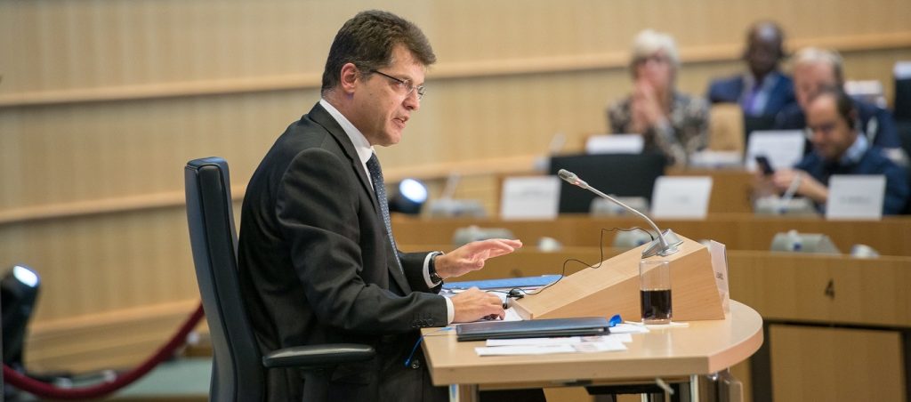 Γ.Λένερσιτς για Μόρια: «Η ΕΕ κάνει ό,τι μπορεί για να βοηθήσει την Ελλάδα»