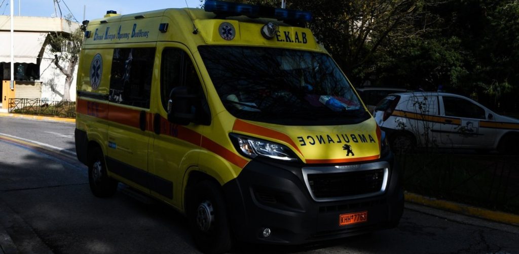 Λαμία: Αυτοκίνητο παρέσυρε 10χρονη μαθήτρια έξω από σχολείο (φώτο)