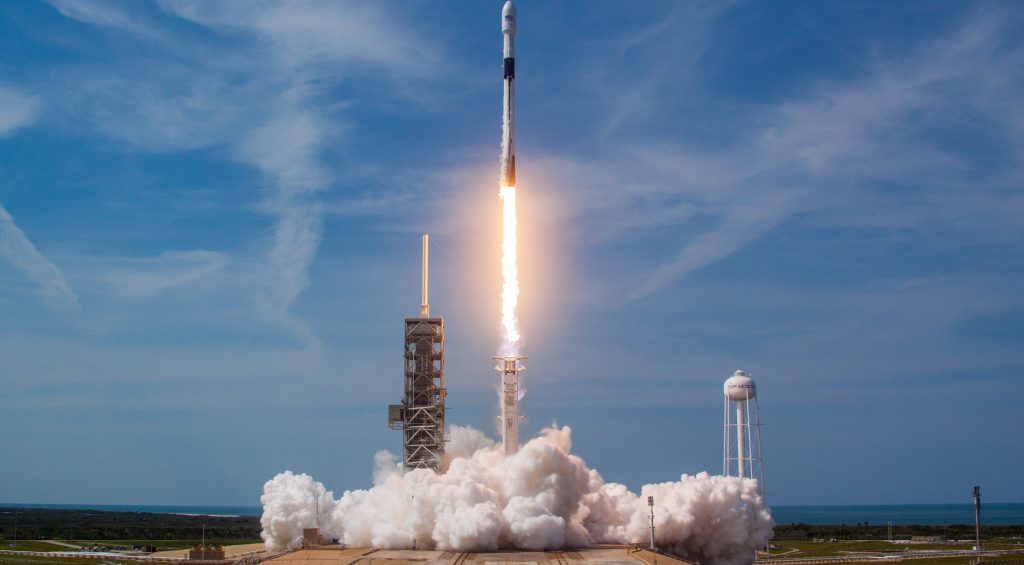 Space X: Έδεσε κάμερα στον πύραυλο Falcon 9 (βίντεο)