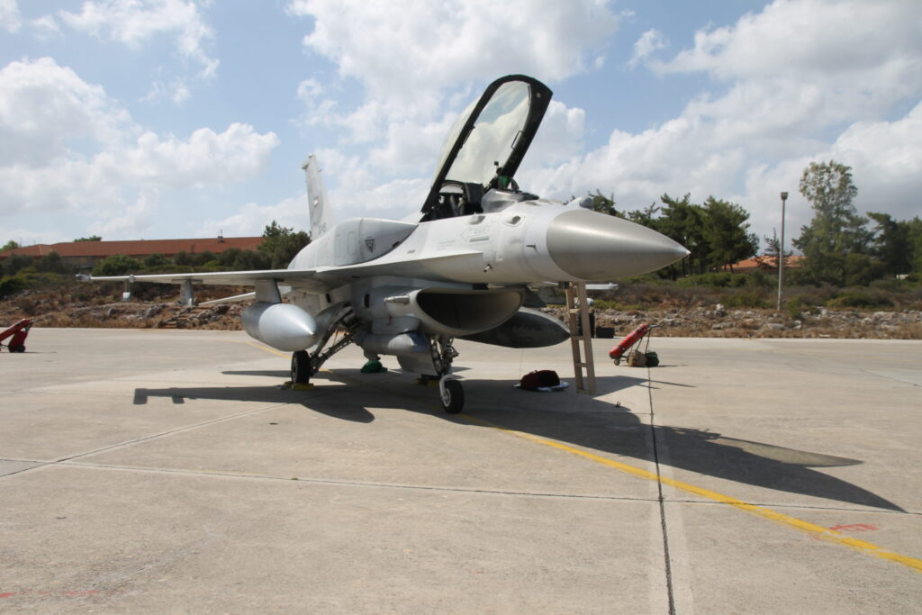 ΓΕΕΘΑ: Τα F-16 block 60 των ΗΑΕ ενδέχεται να παρατείνουν την παραμονή τους στην 115ΠΜ