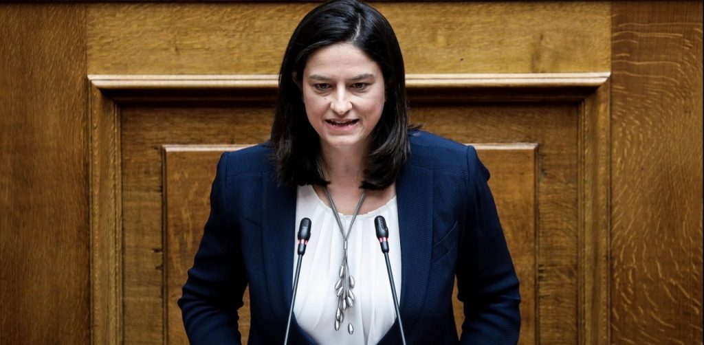 Τροπολογία κατέθεσε η Ν.Κεραμέως – Έτσι θα κλείνουν τα σχολεία λόγω κορωνοϊού