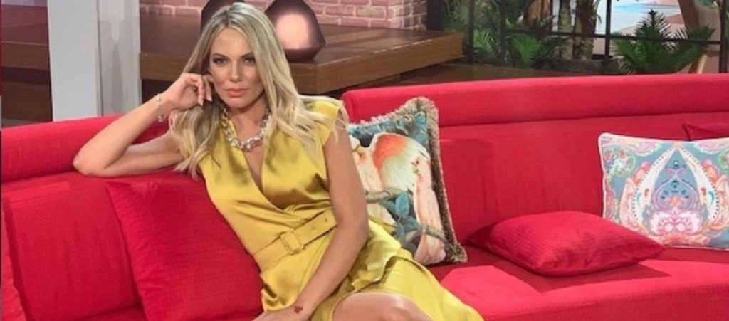 Οι εσωτερικές ανησυχίες της Ι.Μαλέσκου έγιναν δημόσιες – Μεγάλος ο προβληματισμός της και ζητάει γνώμες