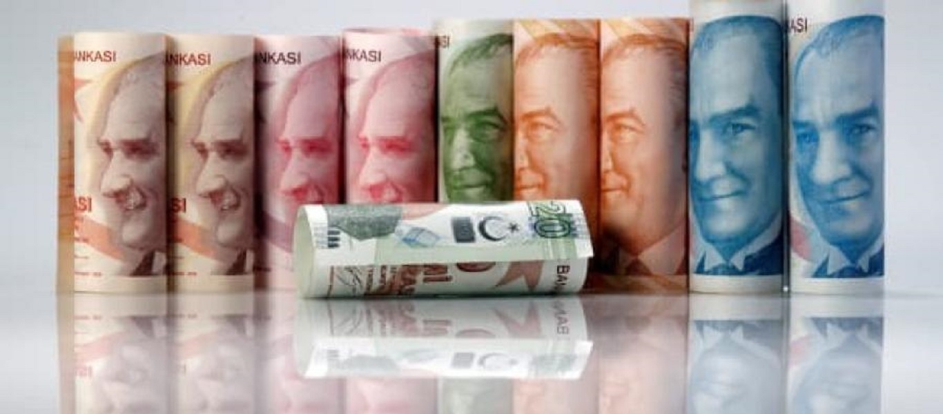 Σε νέο χαμηλό επίπεδο η τουρκική λίρα έναντι δολαρίου και ευρώ