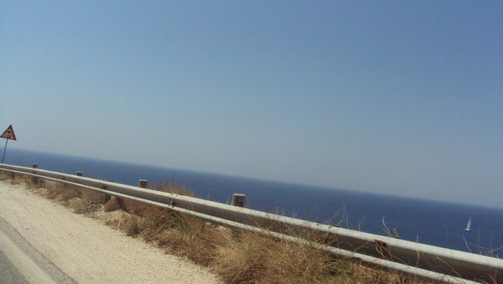 Και όμως δεν είναι τροχαία: Το μυστικό του δρόμου με τις περισσότερες πτώσεις αυτοκινήτων στην Ελλάδα (φώτο)