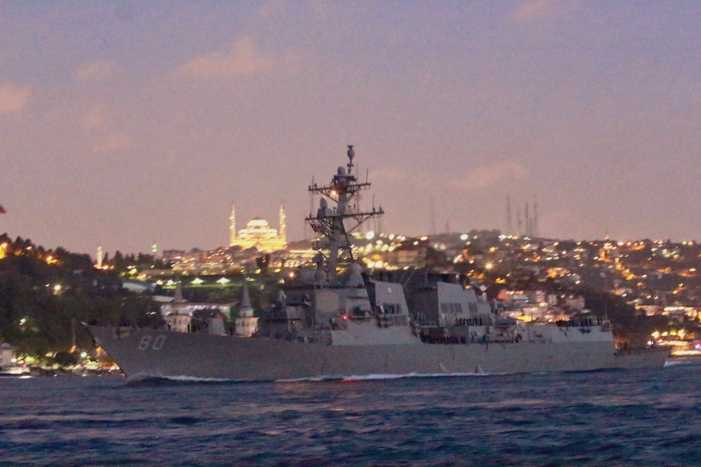 Τα Στενά του Βοσπόρου με προορισμό τη Μαύρη Θάλασσα πέρασε το αμερικανικό αντιτορπιλικό USS Roosevelt