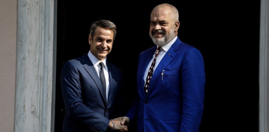 Δείπνο με… θέα την Ακρόπολη παραθέτει ο Κ.Μητσοτάκης στον Ε.Ράμα (φώτο)