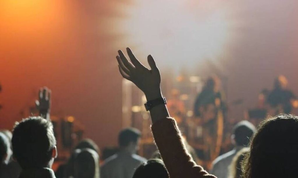 Ο λόγος που έκανε πίσω η κυβέρνηση – Γιατί δεν μπήκε «λουκέτο» σε κινηματογράφους και θέατρα;