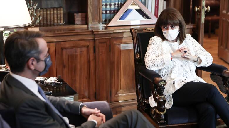 Ο πρωθυπουργός έδωσε… συγχαρητήρια στην ΠτΔ επειδή επισκέφθηκε  το Καστελόριζο