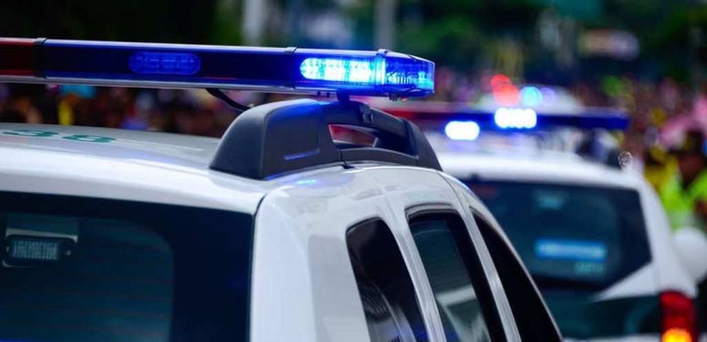 Βόλος: Άγριος καβγάς γαμπρού και πεθεράς – Εκσφενδόνιζαν γλάστρες και τασάκια