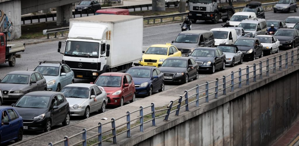 Στο «κόκκινο» η κίνηση στους δρόμους – Που υπάρχει μποτιλιάρισμα (χάρτης)