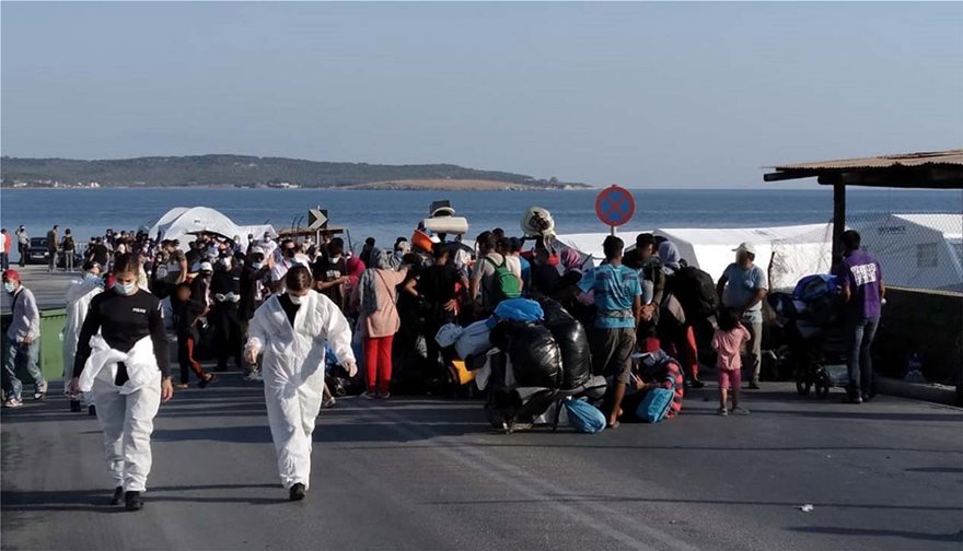 Μεγάλη επιχείρηση της ΕΛ.ΑΣ στη Λέσβο – Πάνω από 1.100 παράνομοι μετανάστες μπήκαν στο Καρά Τεπέ (φώτο-βίντεο)