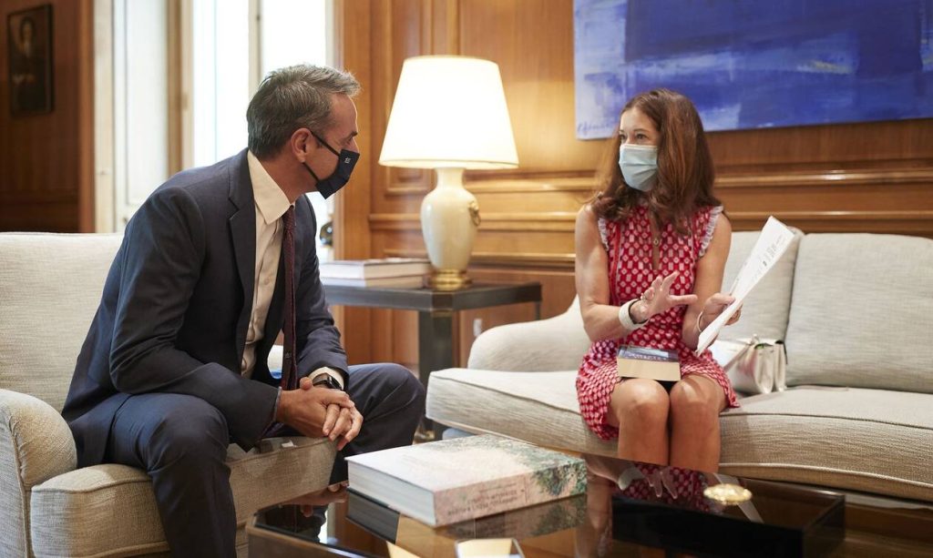 Συνάντηση Κυριάκου Μητσοτάκη με Βικτόρια Χίσλοπ: «Είσαι Ελληνίδα από καρδιάς» (βίντεο)