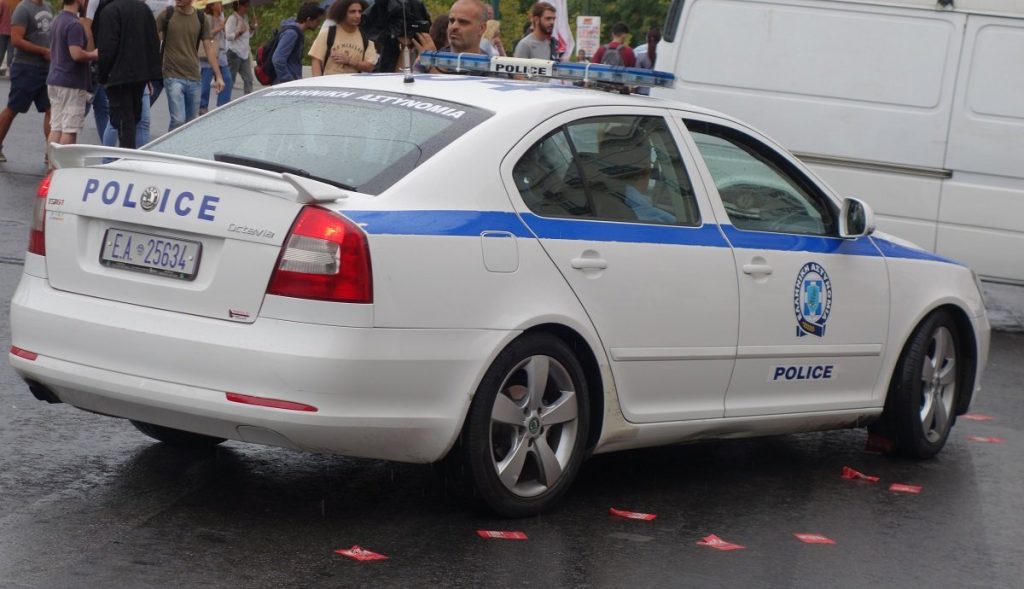 Κρήτη: Στο Αυτόφωρο ηλικιωμένος – Ακολουθούσε παρέα κοριτσιών και προχώρησε σε ανάρμοστες κινήσεις