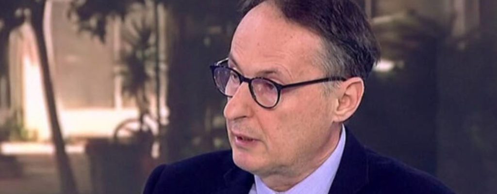 Ο Ν.Σύψας ζητάει από τους Έλληνες να μην αγκαλιάζουν και να μην φιλάνε τα παιδιά τους για να μην τους κολλήσουν κορωνοϊό