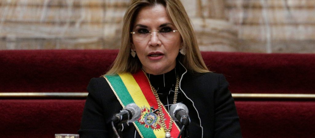 Βολιβία: Απέσυρε την υποψηφιότητά της από τις εκλογές η μεταβατική πρόεδρος