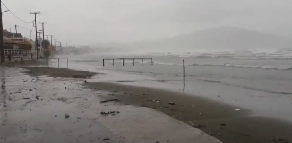 Κακοκαιρία «Ιανός»: Σε κατάσταση έκτακτης ανάγκης Κεφαλονιά, Ζάκυνθος και Ιθάκη