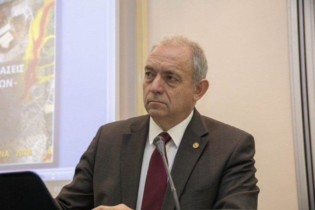 Ε.Λέκκας: «Το μεγάλο ερώτημα είναι η κατεύθυνση που θα πάρει ο τυφώνας τις αμέσως επόμενες ώρες»