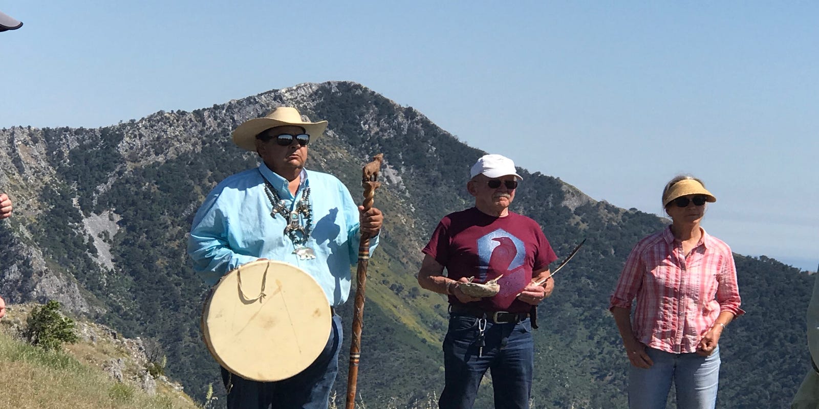Οι ιθαγενείς που κατάφεραν μετά από 250 χρόνια να πάρουν πίσω ένα μέρος της γης των προγόνων τους