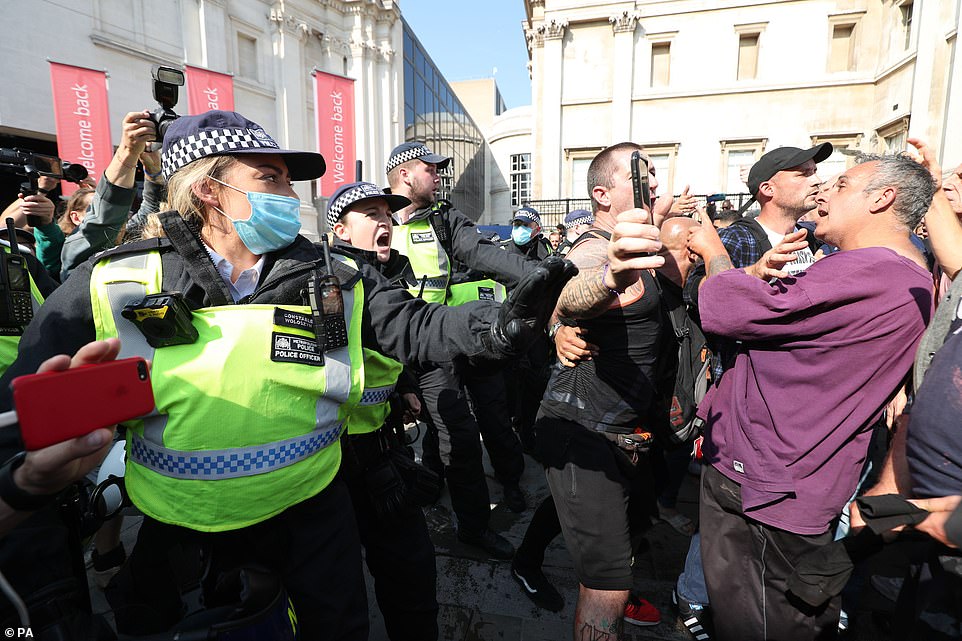 Ρlandemic: Σοβαρά επεισόδια στο Λονδίνο σε διαδήλωση κατά των μέτρων του κορωνοϊού και της μάσκας