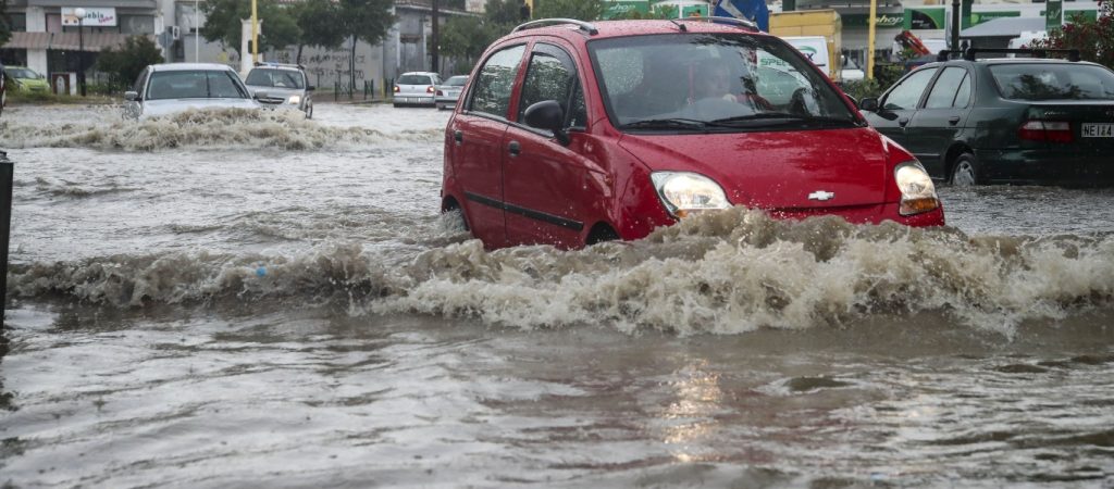 Η κακοκαιρία πλήττει την Φθιώτιδα – Στην περιοχή ο Χρήστος Σταϊκούρας (φώτο)
