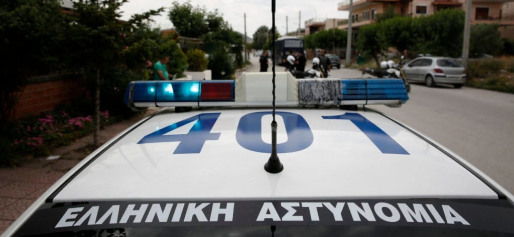 Πρέβεζα: Πυροβόλησε τον αδερφό του και έναν καφετζή για ένα παλιό φορτηγάκι (φώτο)