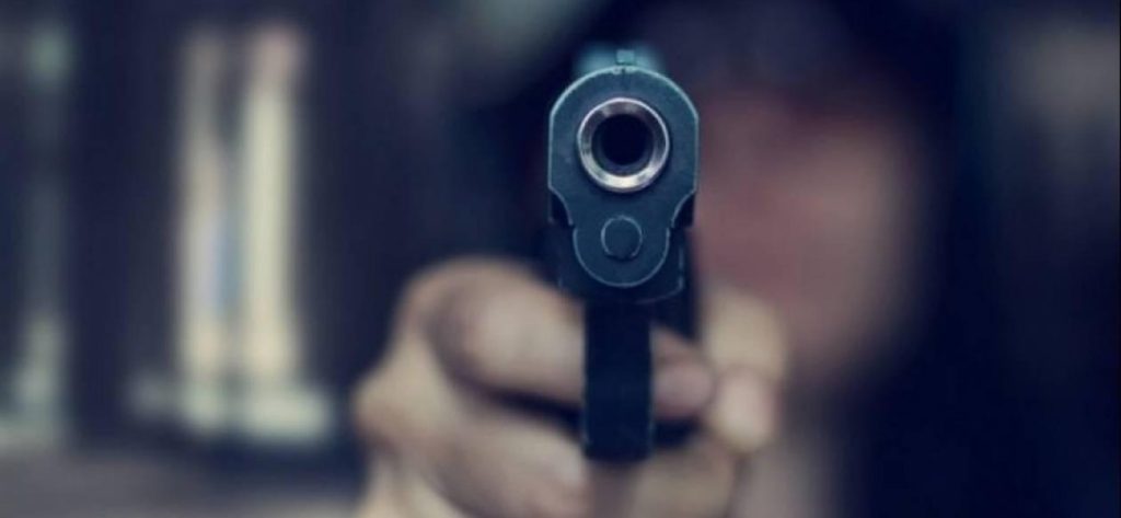 Ο «βαρύς» Τούρκος τράβηξε πιστόλι στην διάρκεια γάμου αλλά το αποτέλεσμα δεν ήταν το αναμενόμενο (βίντεο)