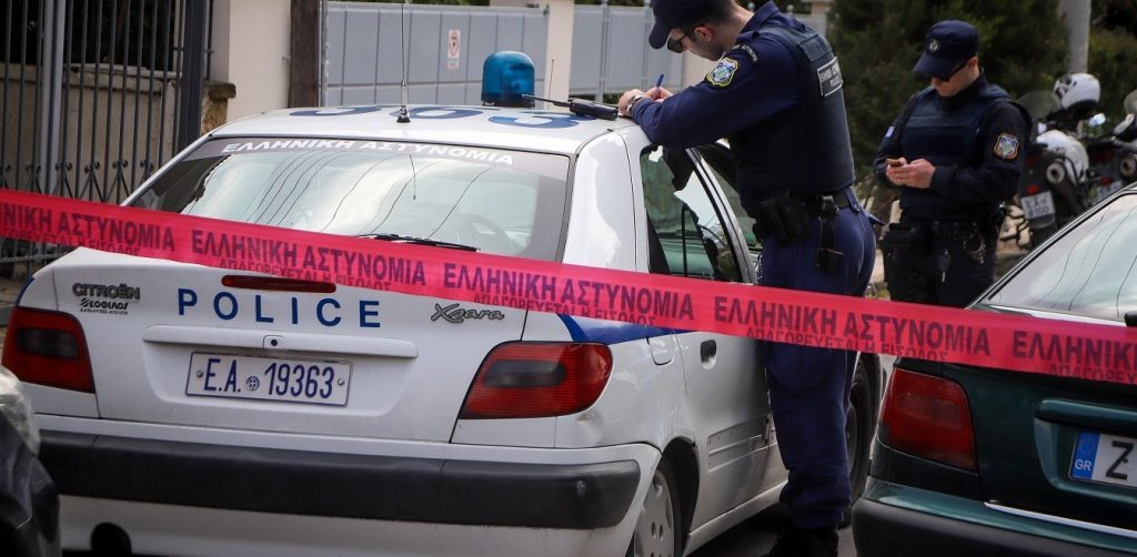 Βύρωνας: Συνελήφθησαν 3 σεσημασμένοι διαρρήκτες απέναντι από σπίτι πρώην αρχηγού ΕΛ.ΑΣ.