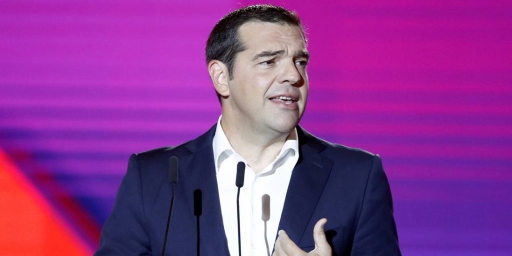 Ομιλία Α.Τσίπρα – ΔΕΘ: «Μαγνήτισαν» τα βλέμματα οι μασκοφόρες Μ.Μπαζιάνα, Ε.Αχτσιόγλου και Κ.Νοτοπούλου