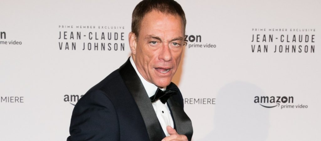 Ζ.Κ.Βαν Νταμ: Ο «σκληρός» του κινηματογράφου σε ρόλο… έκπληξη σε βίντεο κλιπ (βίντεο)