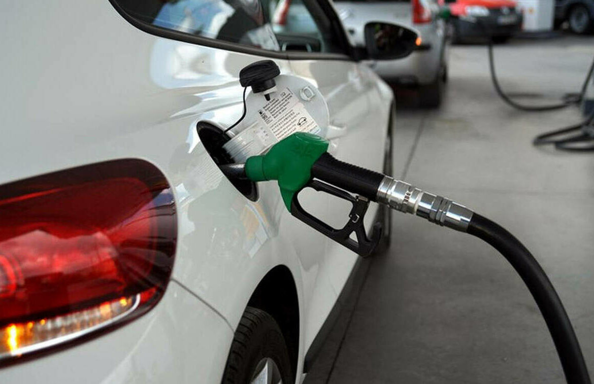 Θα σας «σώσουν»: Έξι κόλπα για να καίει λιγότερη βενζίνη το αυτοκίνητο