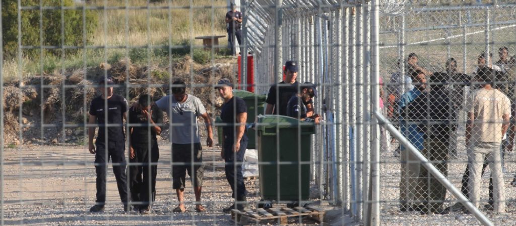 Πολυπολιτισμός στις Σέρρες: Χειροπέδες σε Αφγανό «πρόσφυγα»  για ασελγείς πράξεις εναντίον άλλου Αφγανού