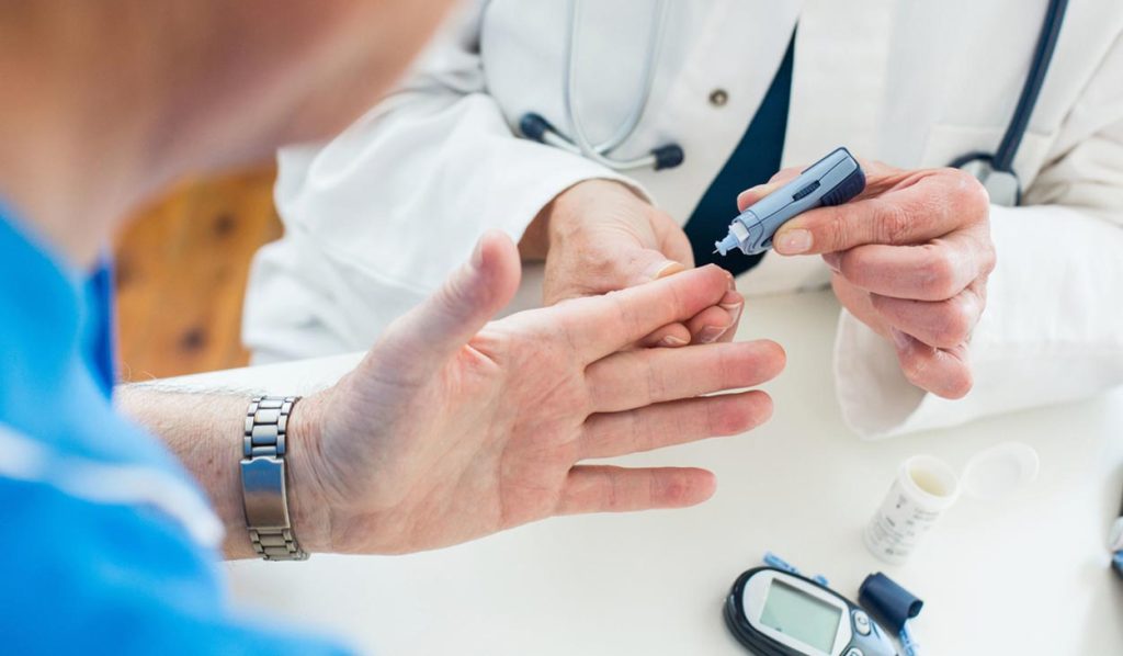 Διαβήτης: Πώς φαίνονται τα 15 γραμμάρια υδατανθράκων σε κάθε τροφή – Προσοχή στις ετικέτες τροφίμων