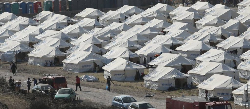 Ντροπή τους: Έλεγαν ότι δεν υπάρχει «ούτε ένα κρούσμα Covid-19 στην Μόρια» & μετά τον εμπρησμό βρέθηκαν 243 νοσούντες!