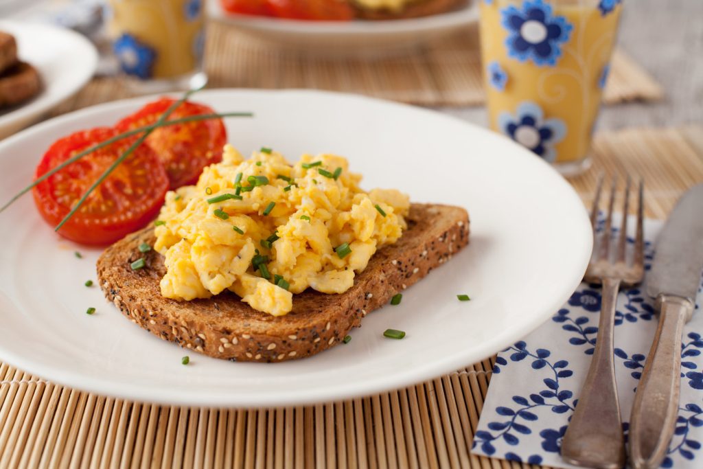 Δες πως μπορείς να φτιάξεις scrambled eggs στη μηχανή του cappucino (βίντεο)