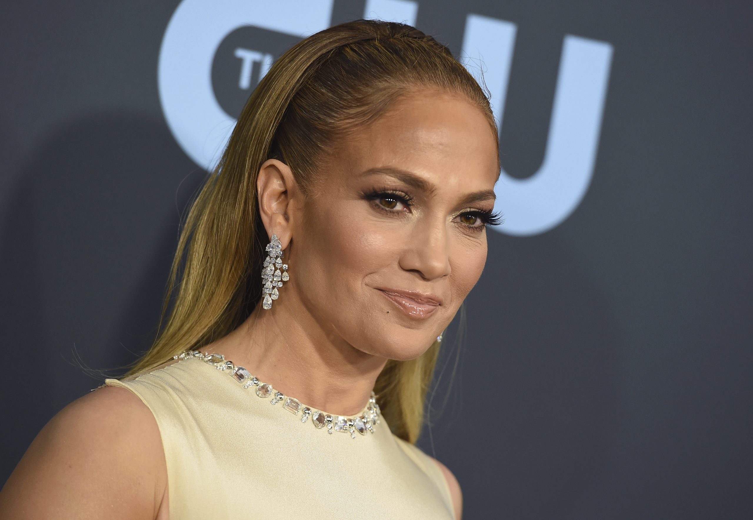 «Φωτιά» η Jennifer Lopez: Ποζάρει με μπικίνι και αποδεικνύει ότι δεν «περνάει χρόνος από πάνω της» (φωτο)