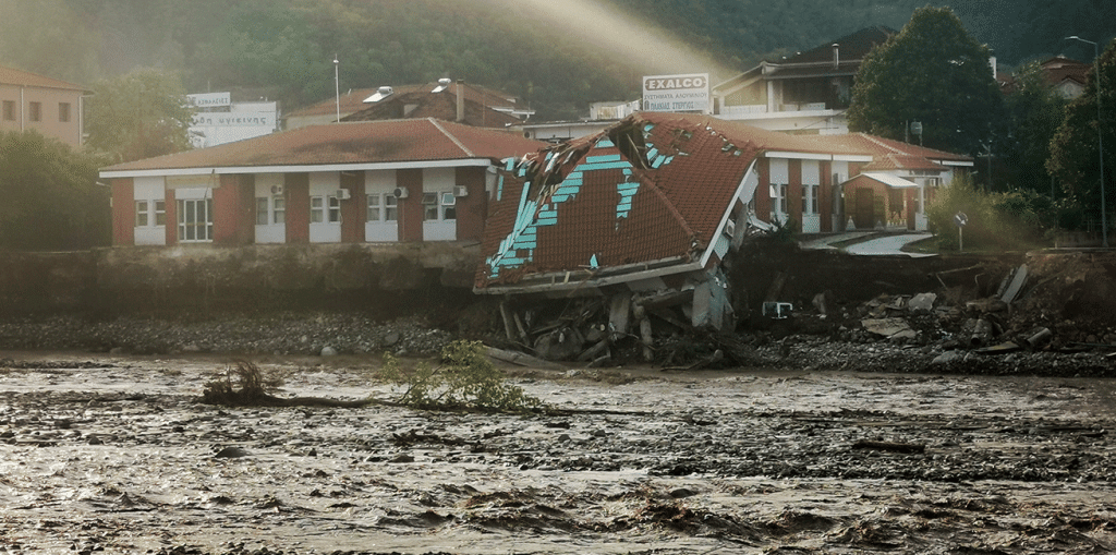 Καρδίτσα: Σε εξέλιξη επιχείρηση για τους 40 εγκλωβισμένους στην Οξυά – Tα πρώτα λόγια των κατοίκων (βίντεο)
