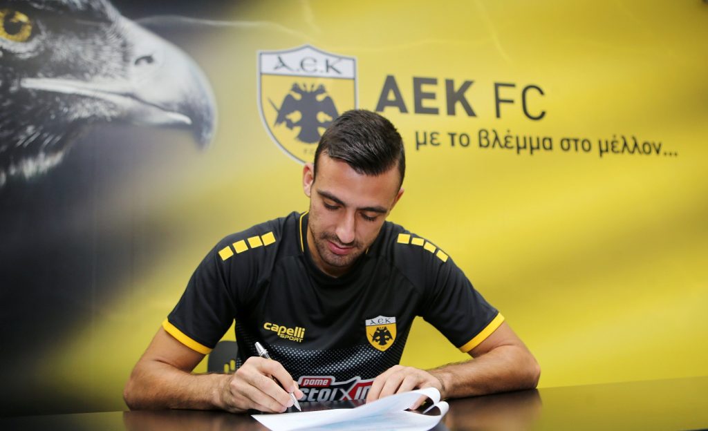 ΑΕΚ: Ανανέωσε έως το 2025 ο Στράτος Σβάρνας