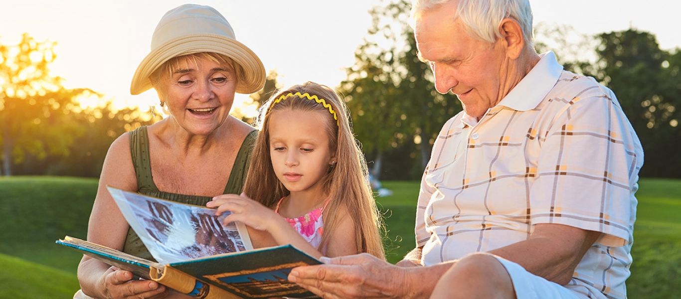 Απόφαση του Πρωτοδικείου Αθηνών: Διατροφή για τα ανήλικα εγγόνια τους θα πληρώνουν και οι παππούδες