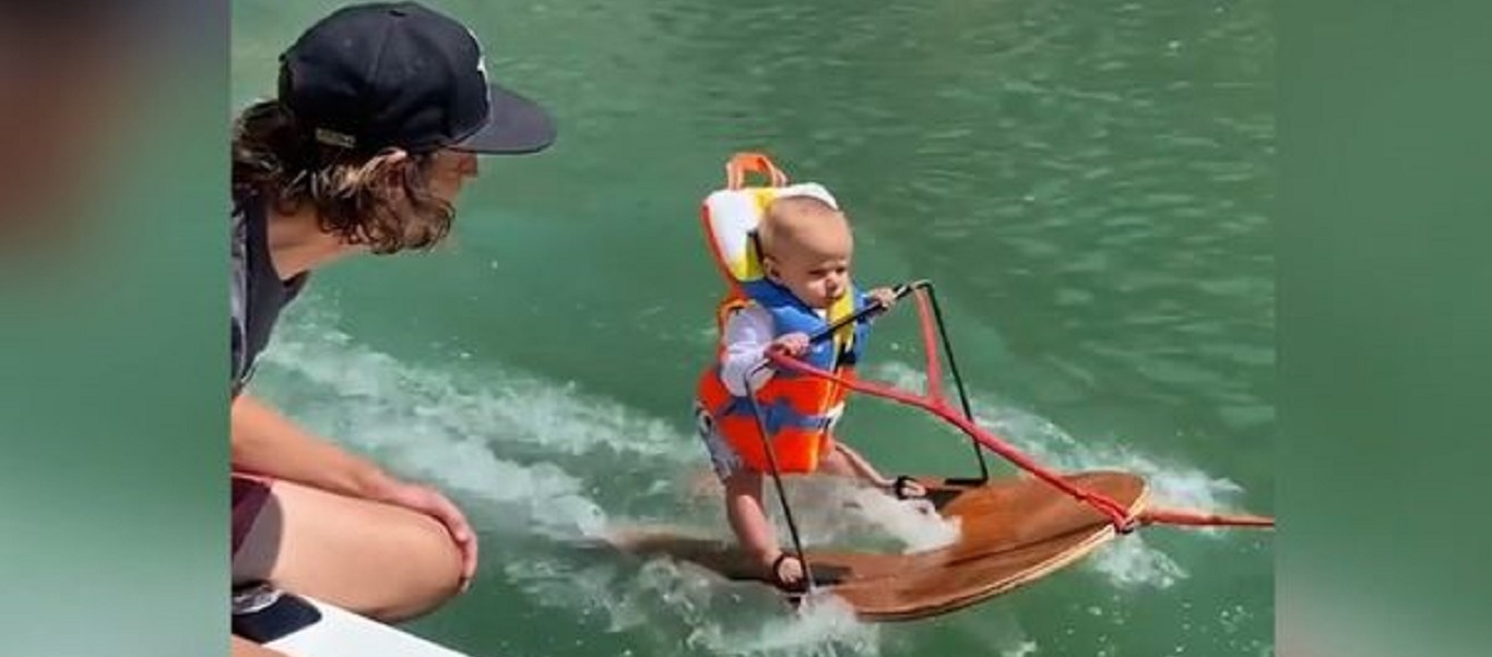 Μωρό μόλις 6 μηνών κάνει θαλάσσιο σκι και διχάζει (βίντεο)